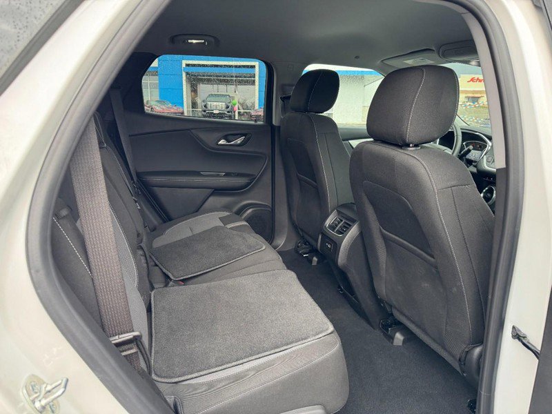 New 2025 Chevrolet Blazer LT w/ Midnight/Sport Edition FWD image 11