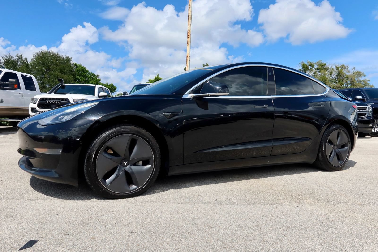 Used 2019 Tesla Model 3 Mid Range RWD image 5