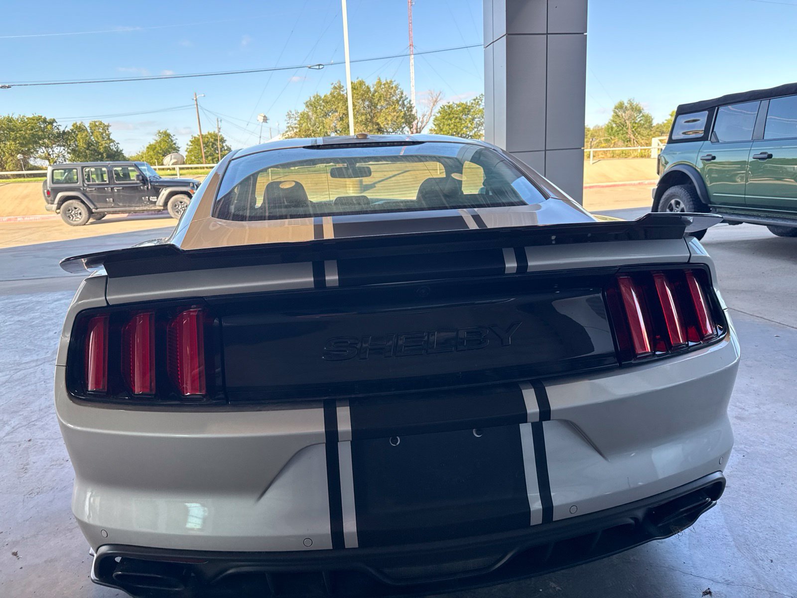 Used 2017 Ford Mustang GT Premium w/ Equipment Group 401A RWD image 4