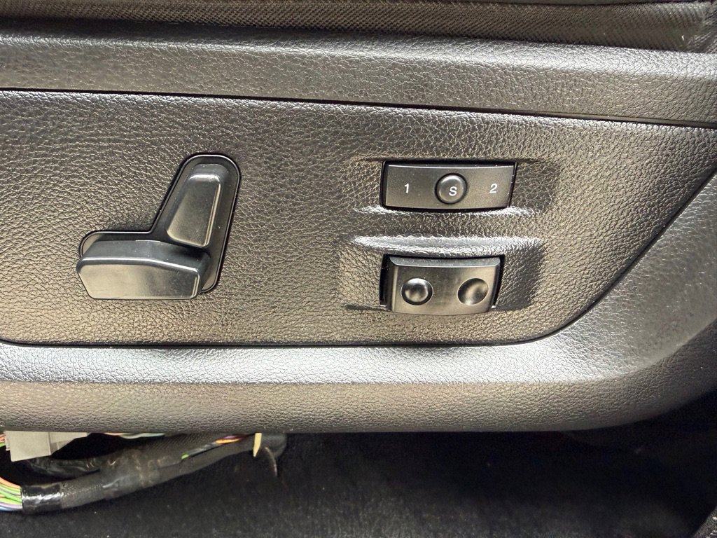 Used 2016 RAM 3500 Laramie Longhorn image 21