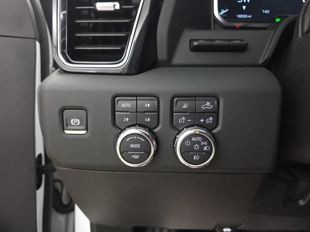 Used 2024 GMC Sierra 3500 Denali w/ Denali Reserve Package AWD/4WD image 38