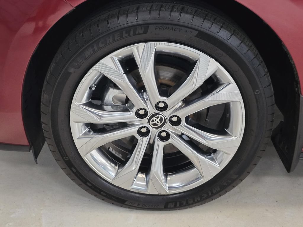Used 2024 Toyota Sienna Platinum FWD image 9