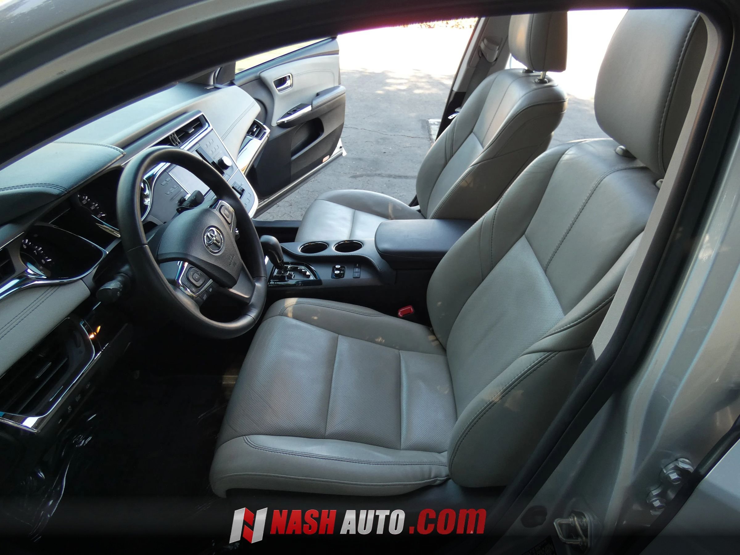 Used 2014 Toyota Avalon Limited FWD image 47