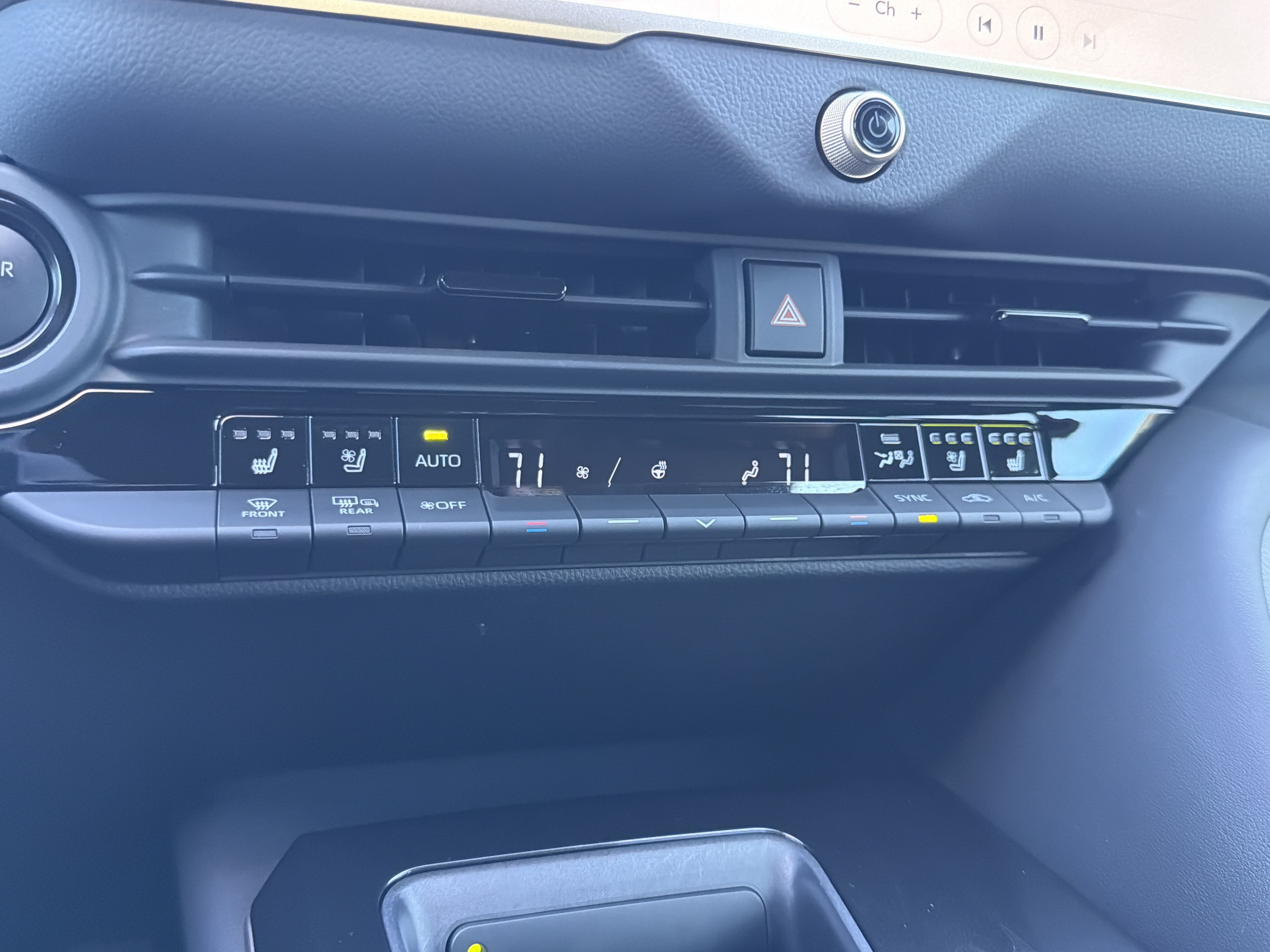 Certified 2024 Toyota Crown AWD/4WD image 8