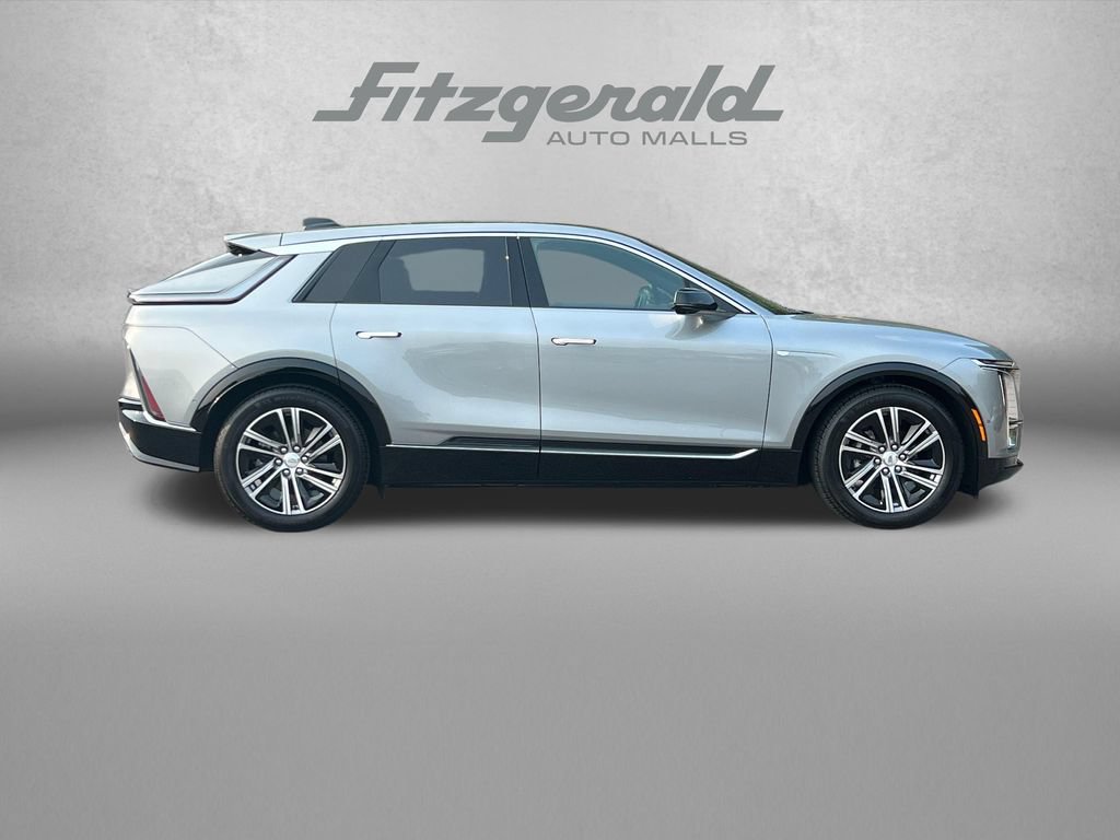 New 2026 Cadillac Lyriq Premium Luxury RWD image 3