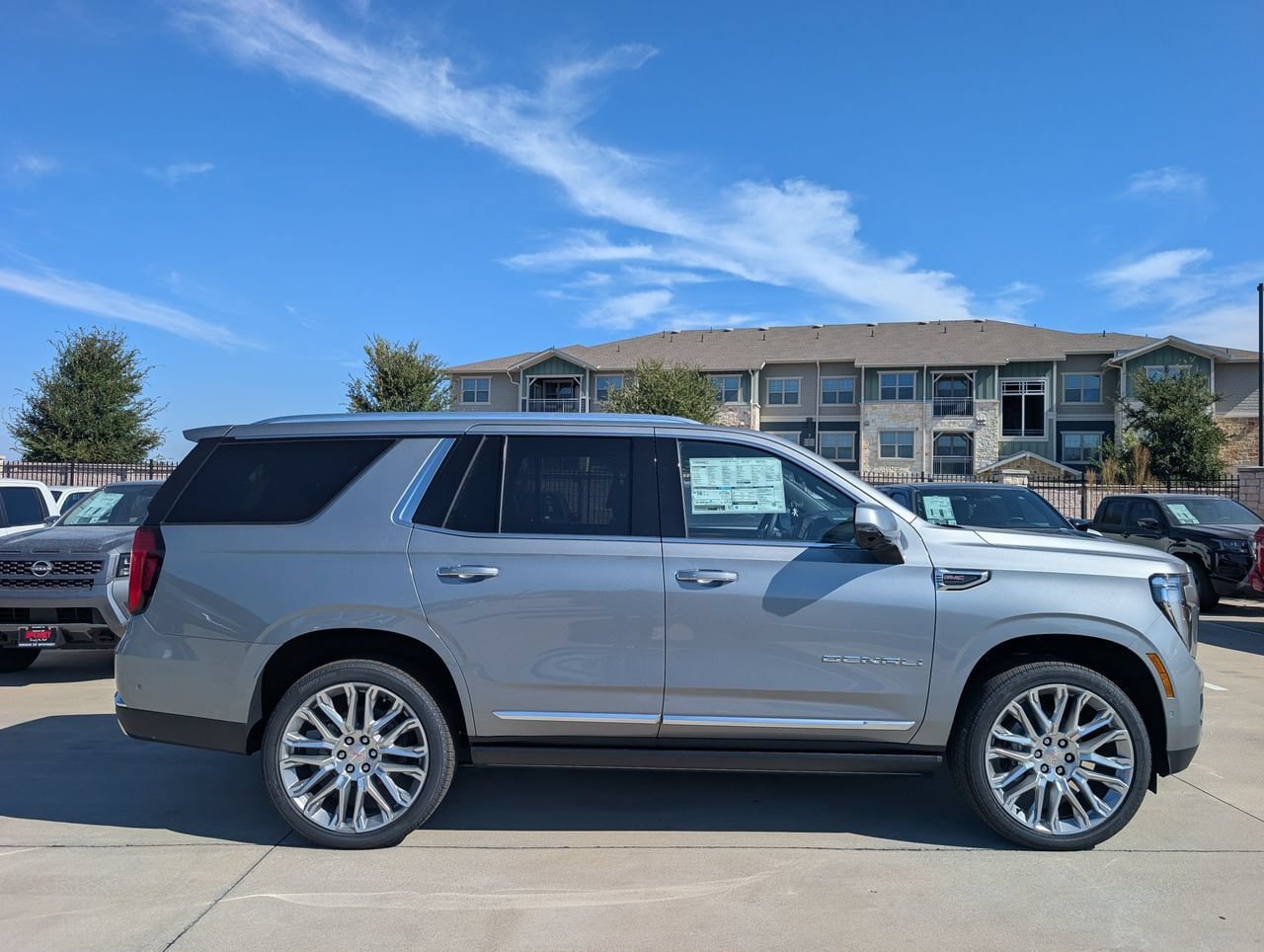 New 2026 GMC Yukon Denali w/ Denali Reserve Package AWD/4WD image 3