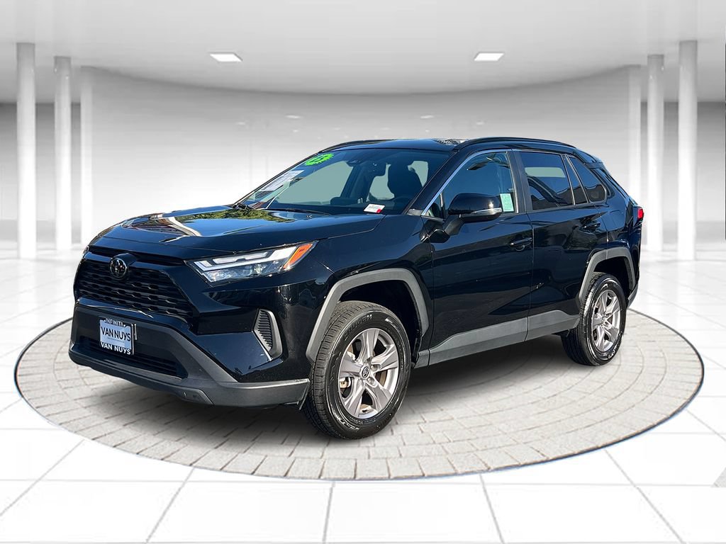 Used 2025 Toyota RAV4 XLE FWD image 1