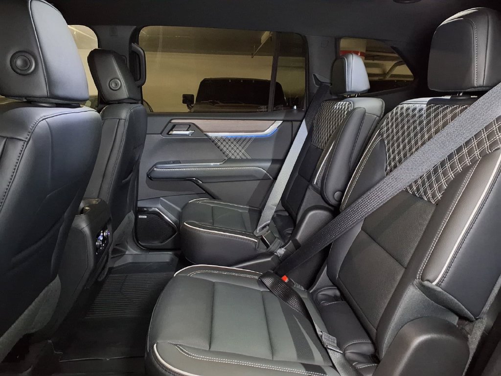 New 2027 GMC Acadia Denali w/ LPO, Floor Liner Package FWD image 12