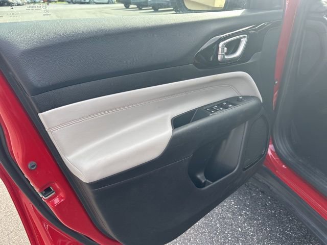 Used 2024 Jeep Compass Limited image 11