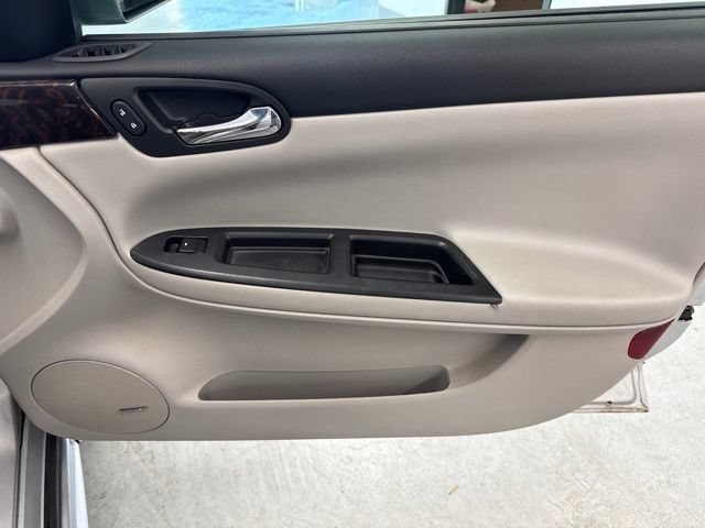 Used 2016 Chevrolet Impala LTZ FWD image 22