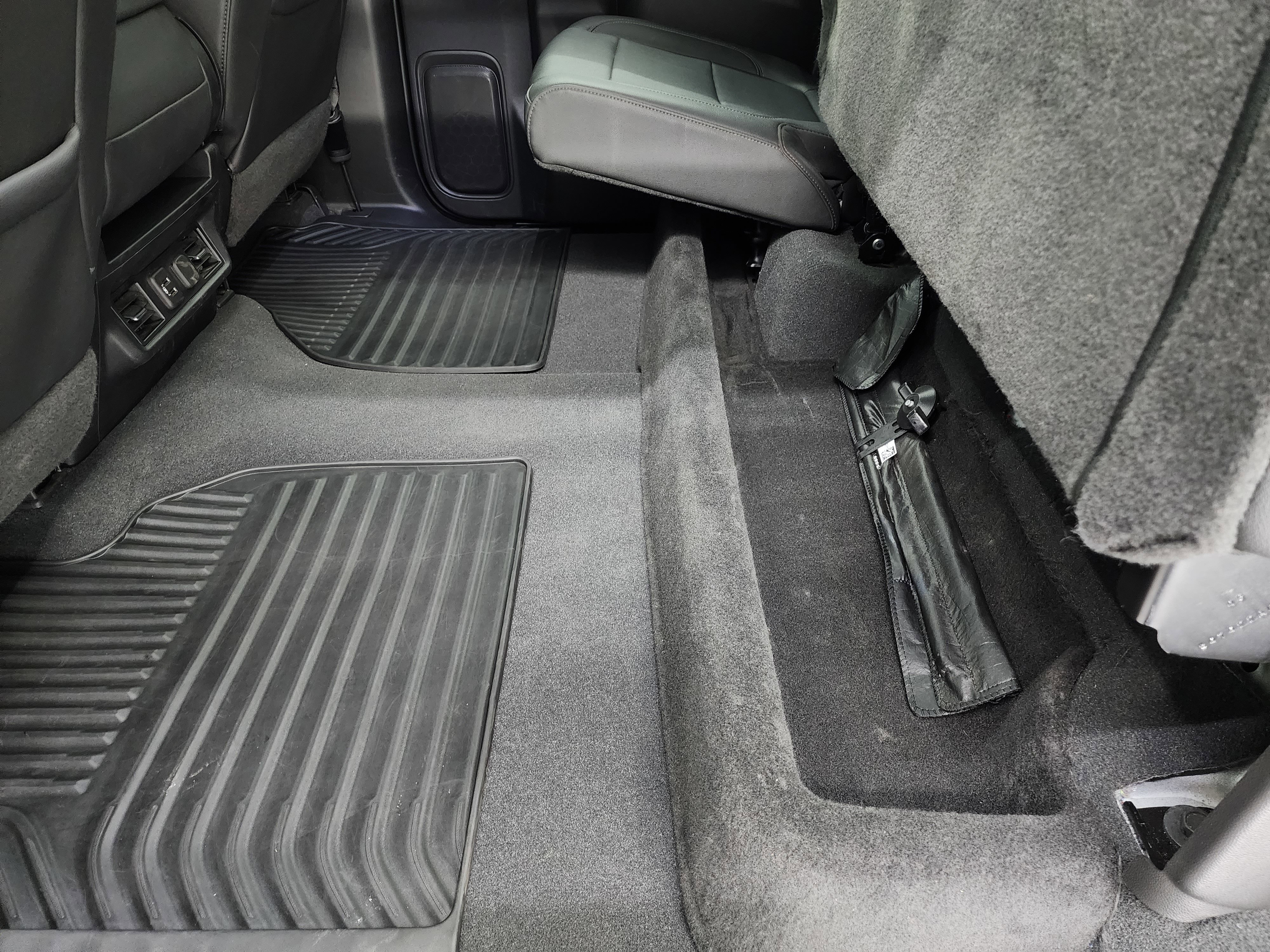 Used 2023 Chevrolet Silverado 3500 LTZ w/ Gooseneck/5TH Wheel Package AWD/4WD image 39