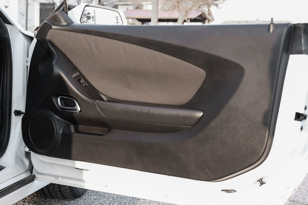 Used 2015 Chevrolet Camaro SS w/ Rear Vision Package image 39