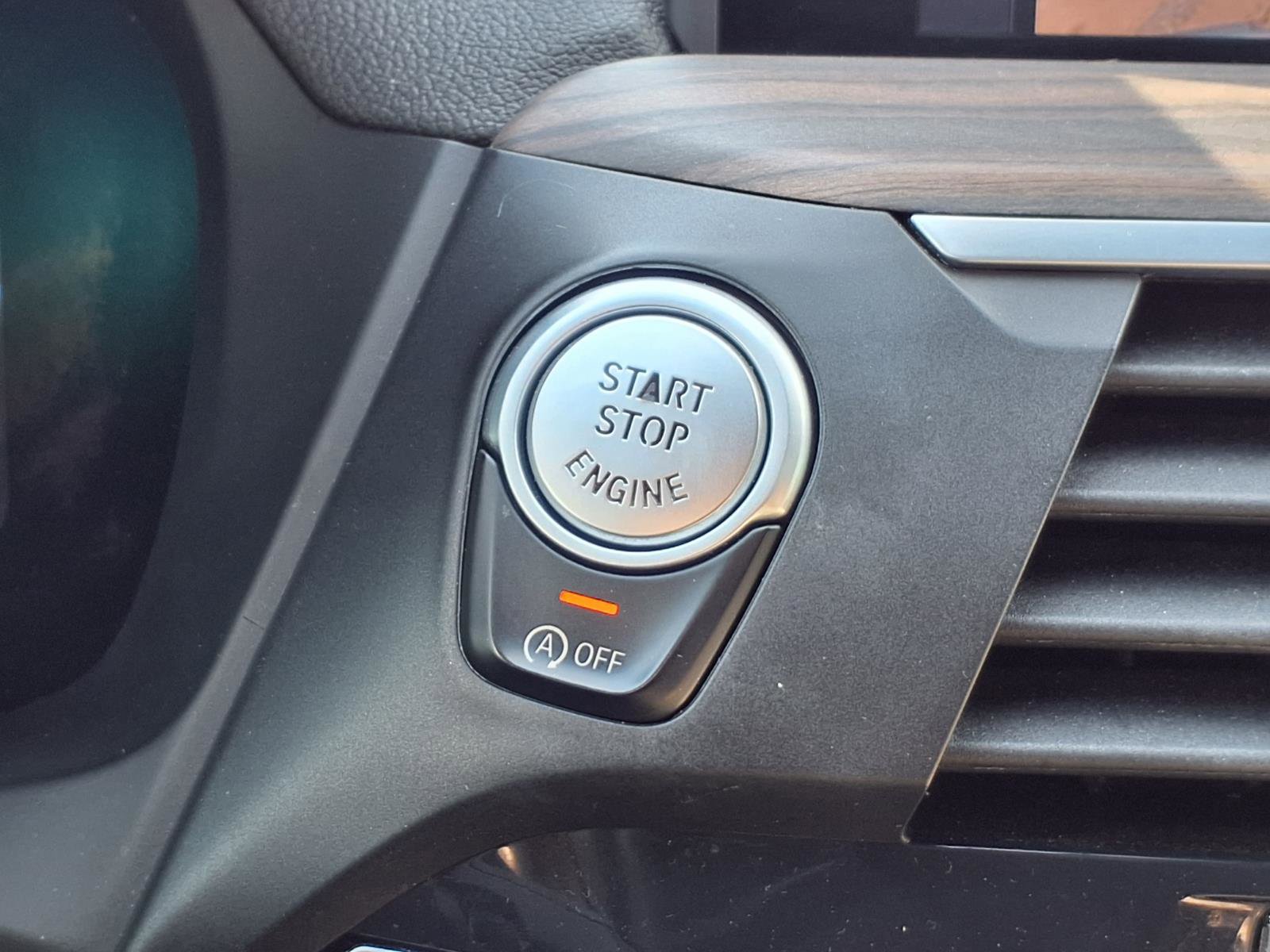 Used 2021 BMW X4 xDrive30i w/ Premium Package image 13