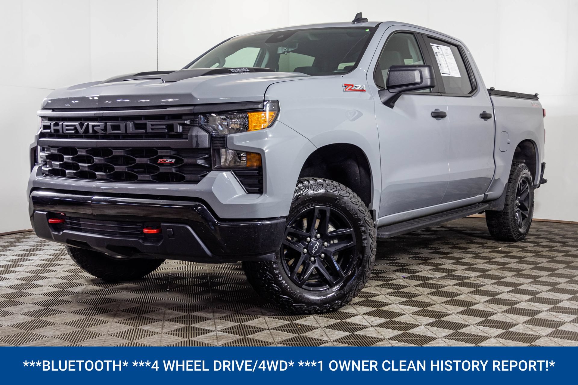 Used 2025 Chevrolet Silverado 1500 Custom Trail Boss AWD/4WD image 2