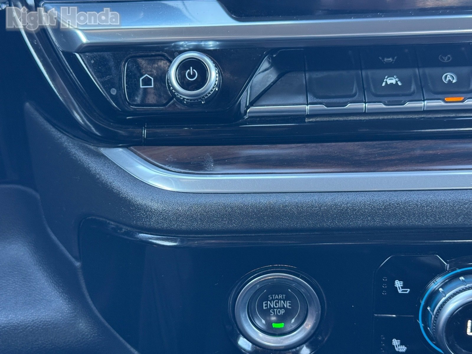 Used 2024 GMC Sierra 1500 SLT image 19