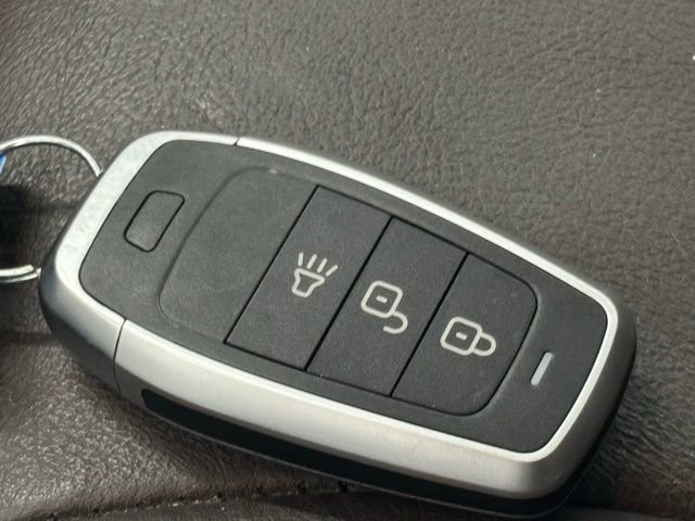 Used 2014 Ford Edge Limited w/ Driver Entry Package FWD image 29