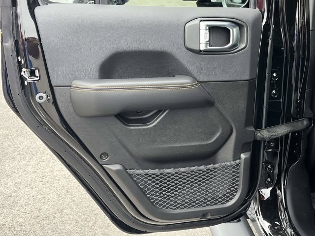 New 2027 Jeep Wrangler Unlimited Sahara AWD/4WD image 13