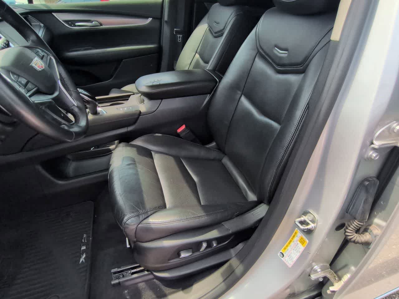 Used 2018 Cadillac XT5 Luxury AWD/4WD image 16