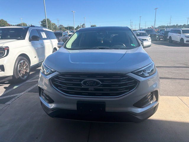 Used 2019 Ford Edge Titanium w/ Equipment Group 301A AWD/4WD image 4