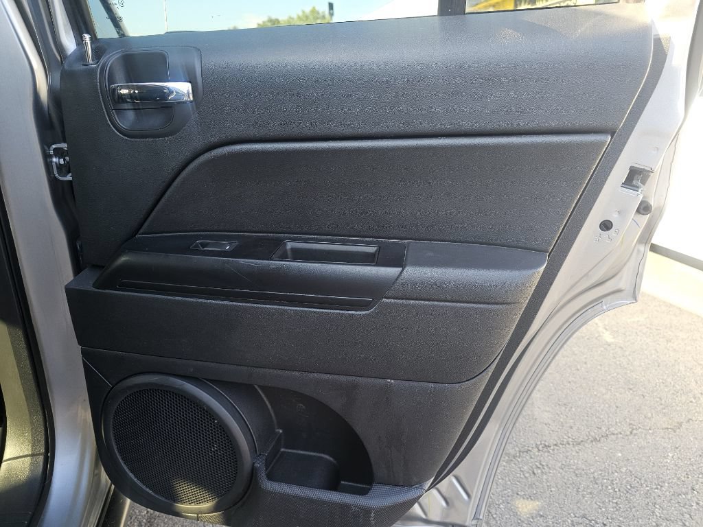 Used 2017 Jeep Patriot High Altitude FWD image 34