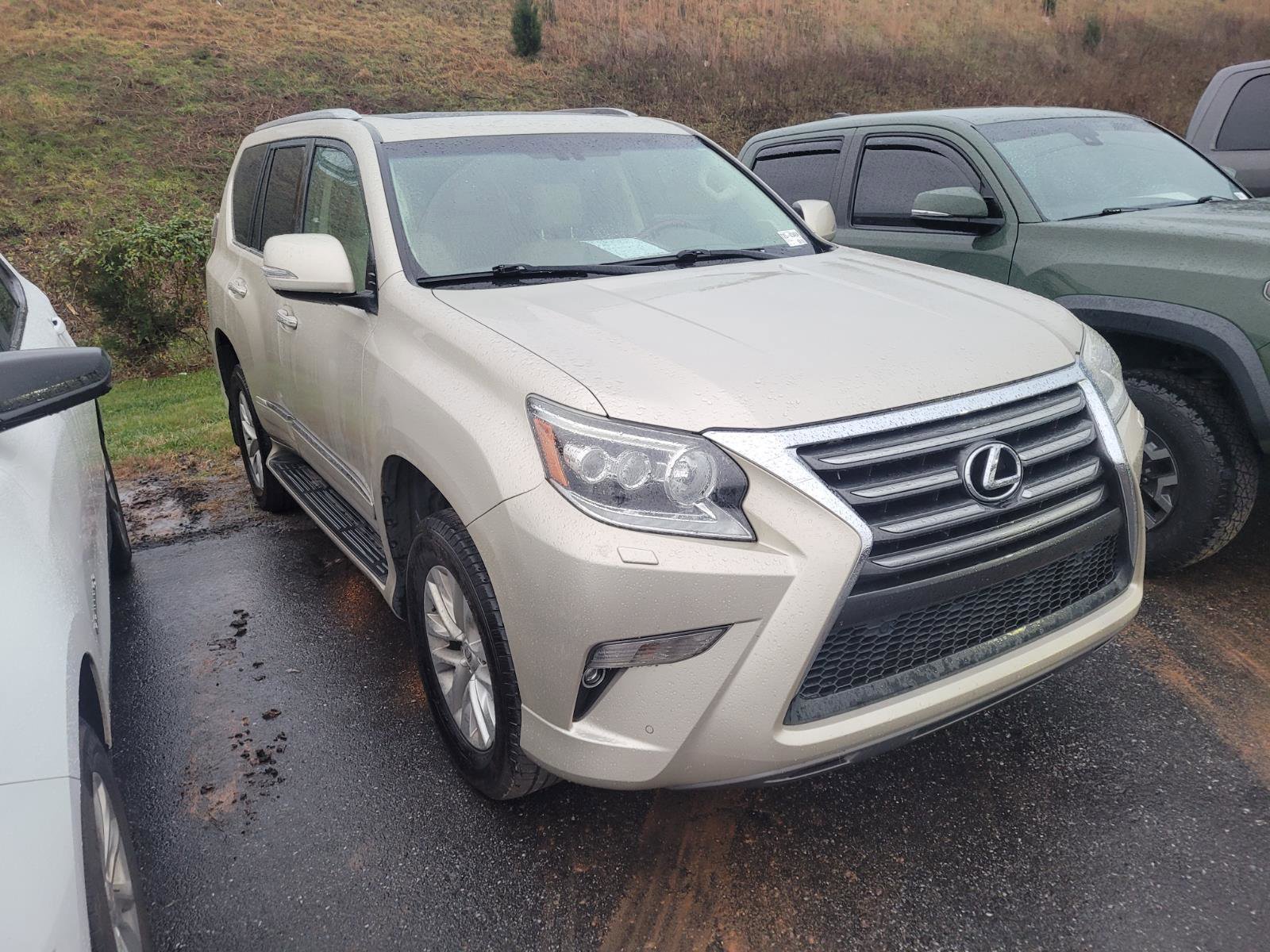 Used 2016 Lexus GX 460 image 3