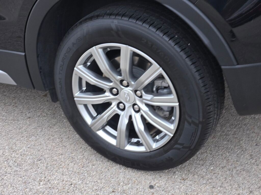 Used 2023 Cadillac XT4 Premium Luxury image 17