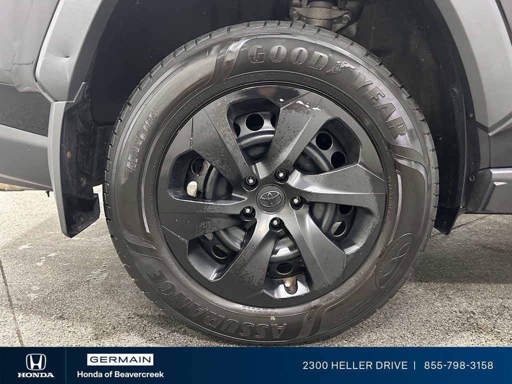Used 2021 Toyota RAV4 LE AWD/4WD image 10