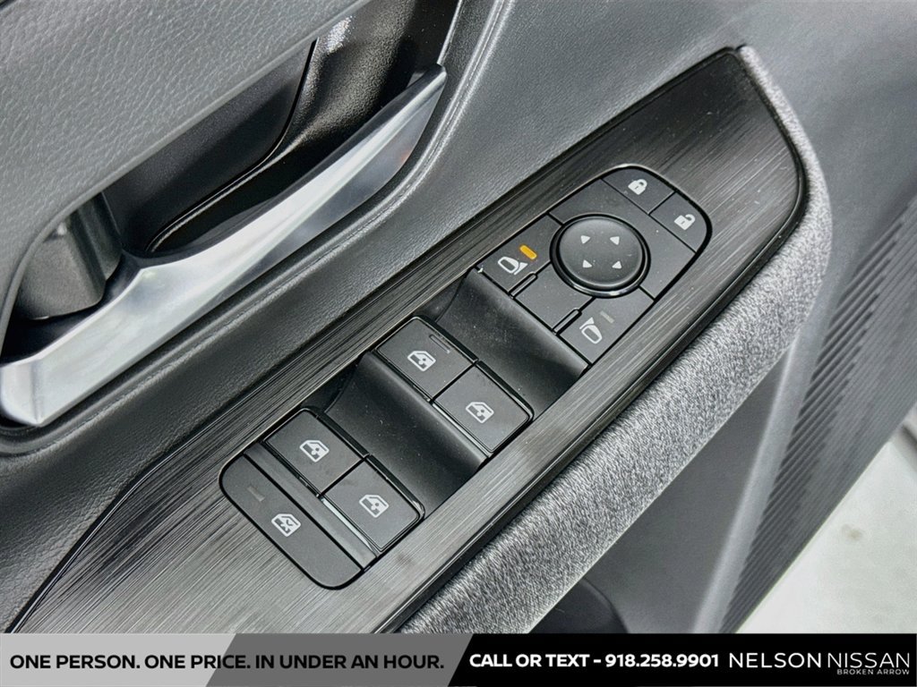 New 2027 Nissan Kicks SV FWD image 17
