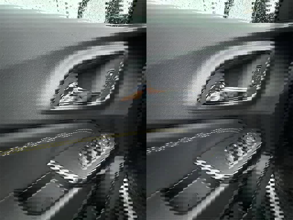 Certified 2024 Chevrolet Trax ACTIV image 13