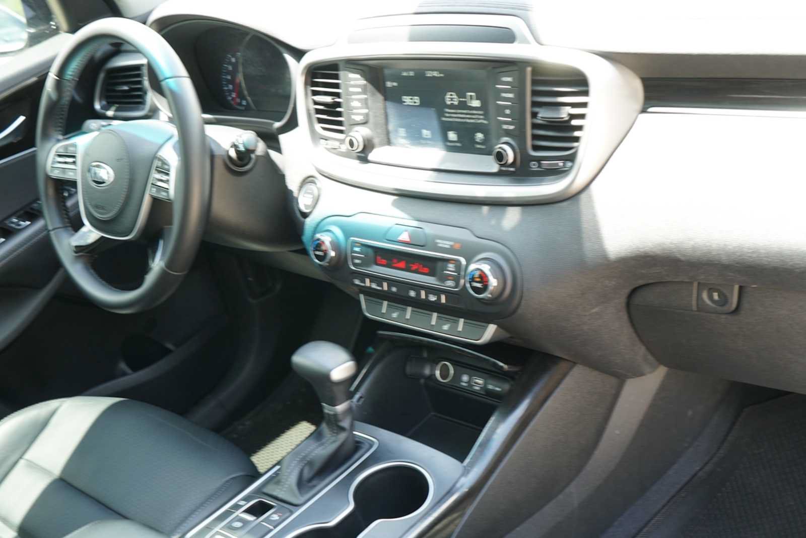 Used 2020 Kia Sorento EX FWD image 31