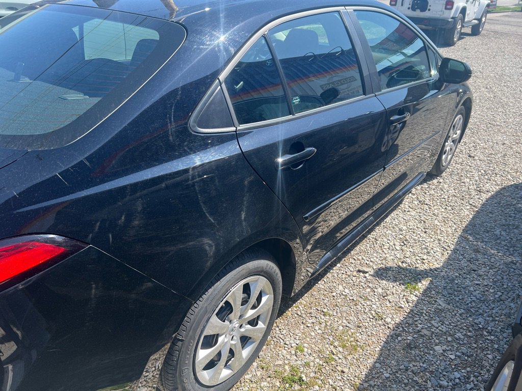 Used 2024 Toyota Corolla LE FWD image 4