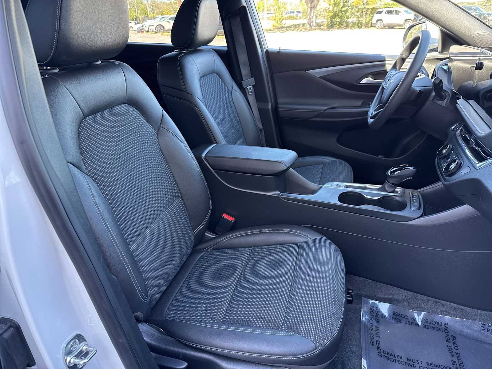 Used 2025 Buick Envista Preferred FWD image 20