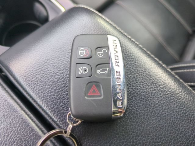 Used 2020 Land Rover Range Rover Velar R-Dynamic S AWD/4WD image 36