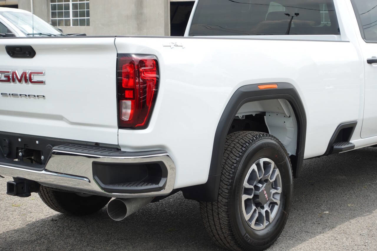 Used 2024 GMC Sierra 2500 Pro w/ Convenience Package image 10
