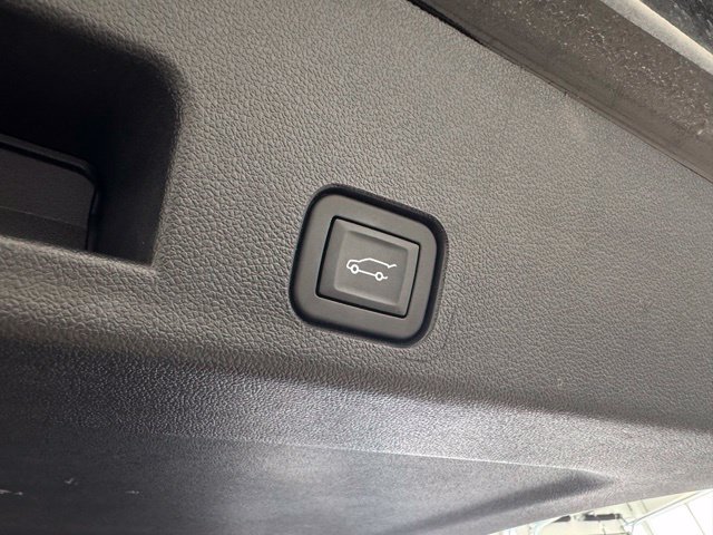 Certified 2025 Chevrolet Traverse Z71 w/ LPO, Floor Liner Package AWD/4WD image 46