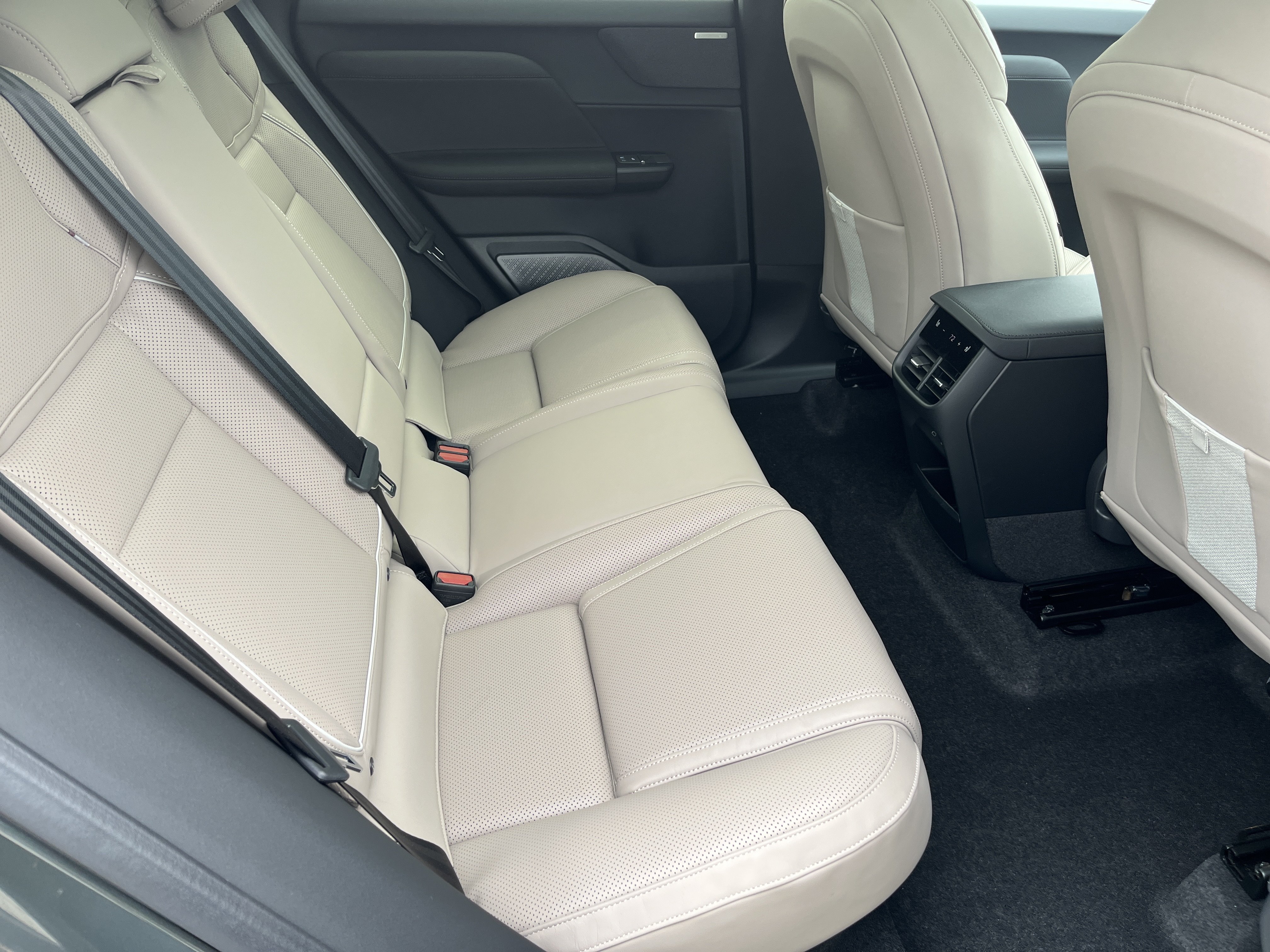 New 2027 Volvo EX60 Ultra AWD/4WD image 11