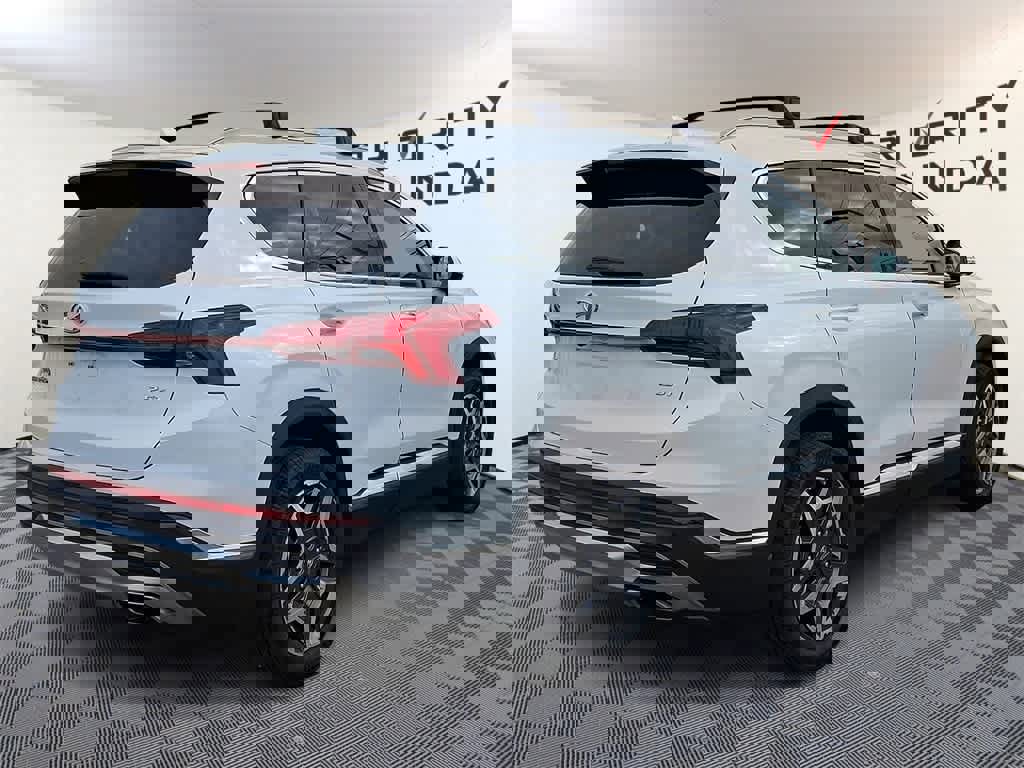 Used 2021 Hyundai Santa Fe Limited image 4