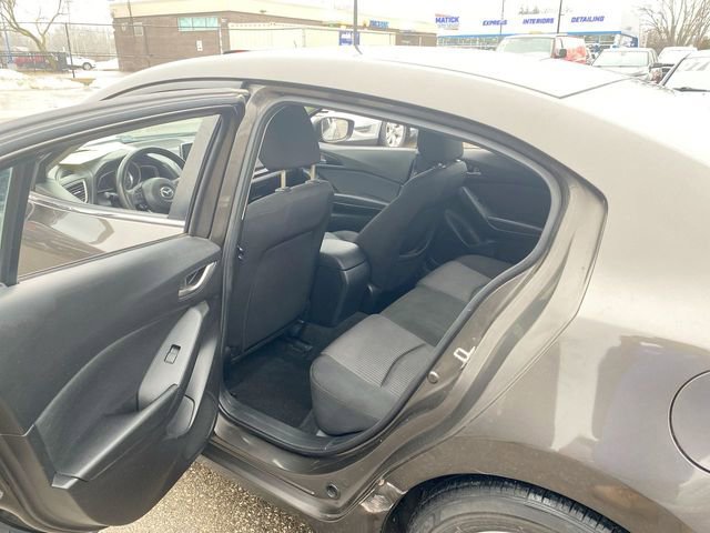 Used 2016 MAZDA MAZDA3 i Sport w/ Preferred Equipment Package FWD image 15