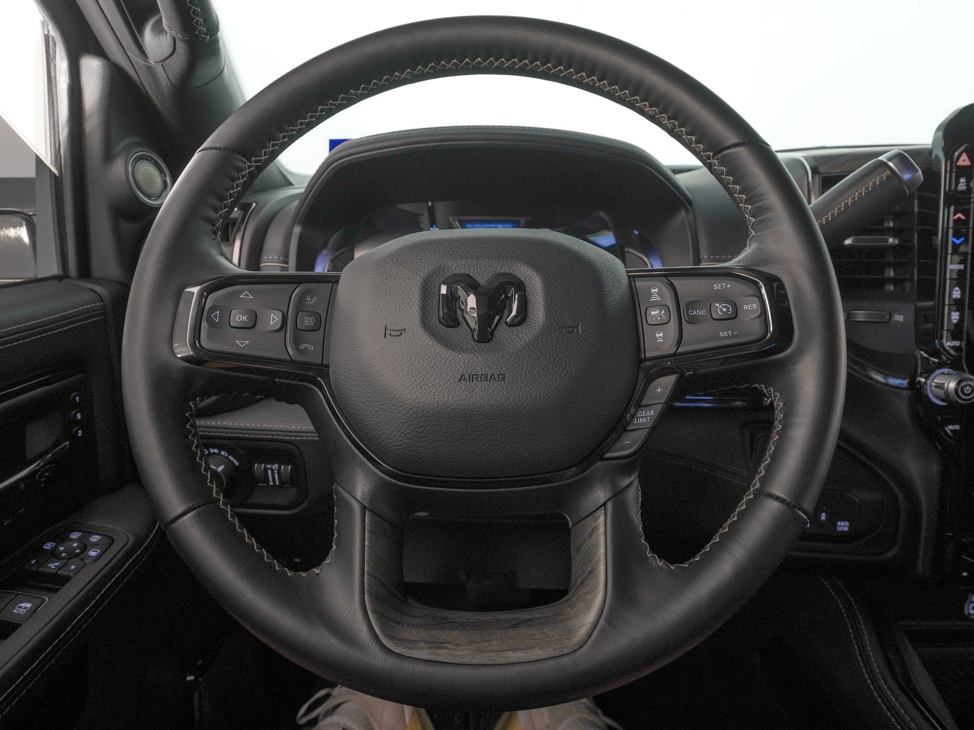 Used 2026 RAM 3500 Limited AWD/4WD image 16