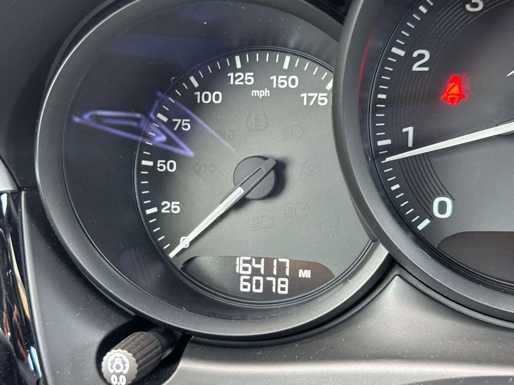 Used 2023 Porsche Macan Turbo image 27