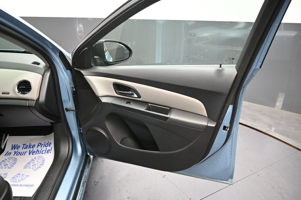 Used 2012 Chevrolet Cruze LS FWD image 16