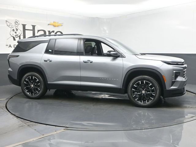 New 2026 Chevrolet Traverse LT w/ Sun and Wheel Package FWD image 28