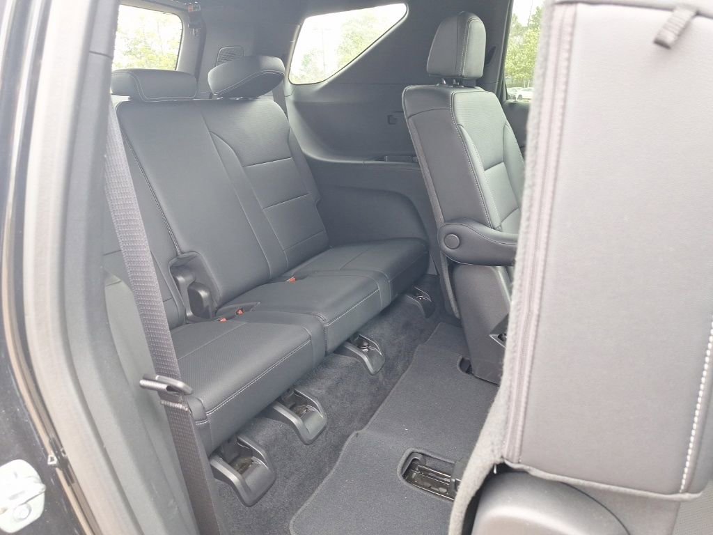 Used 2025 Chevrolet Traverse LT image 31