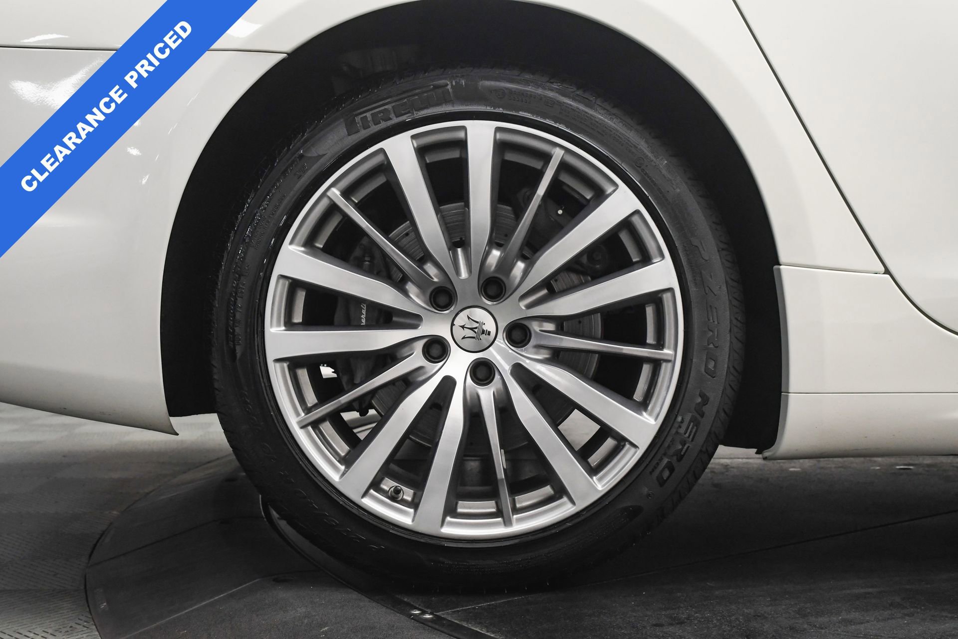 Used 2022 Maserati Quattroporte Modena Q4 image 32