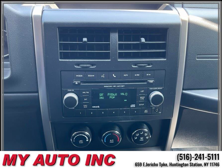 Used 2012 Jeep Liberty Sport image 16