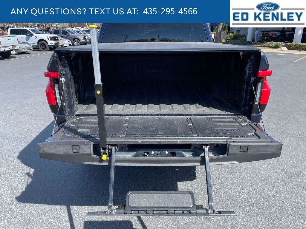 Used 2025 Ford F150 Lightning Flash image 36
