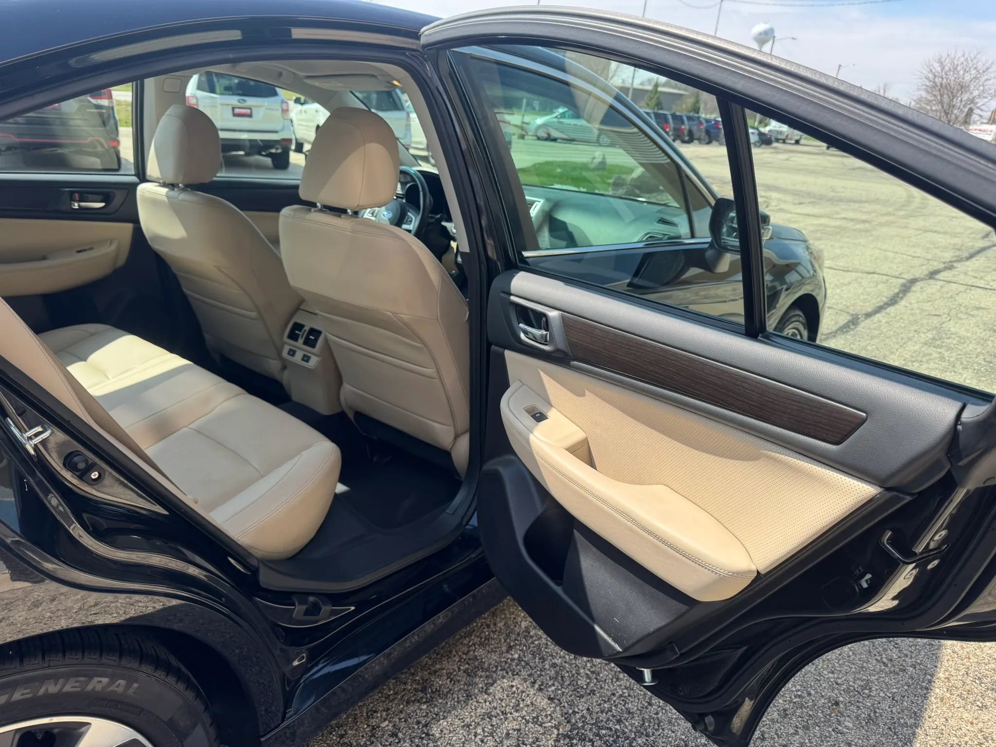 Used 2017 Subaru Legacy 2.5i Limited AWD/4WD image 14