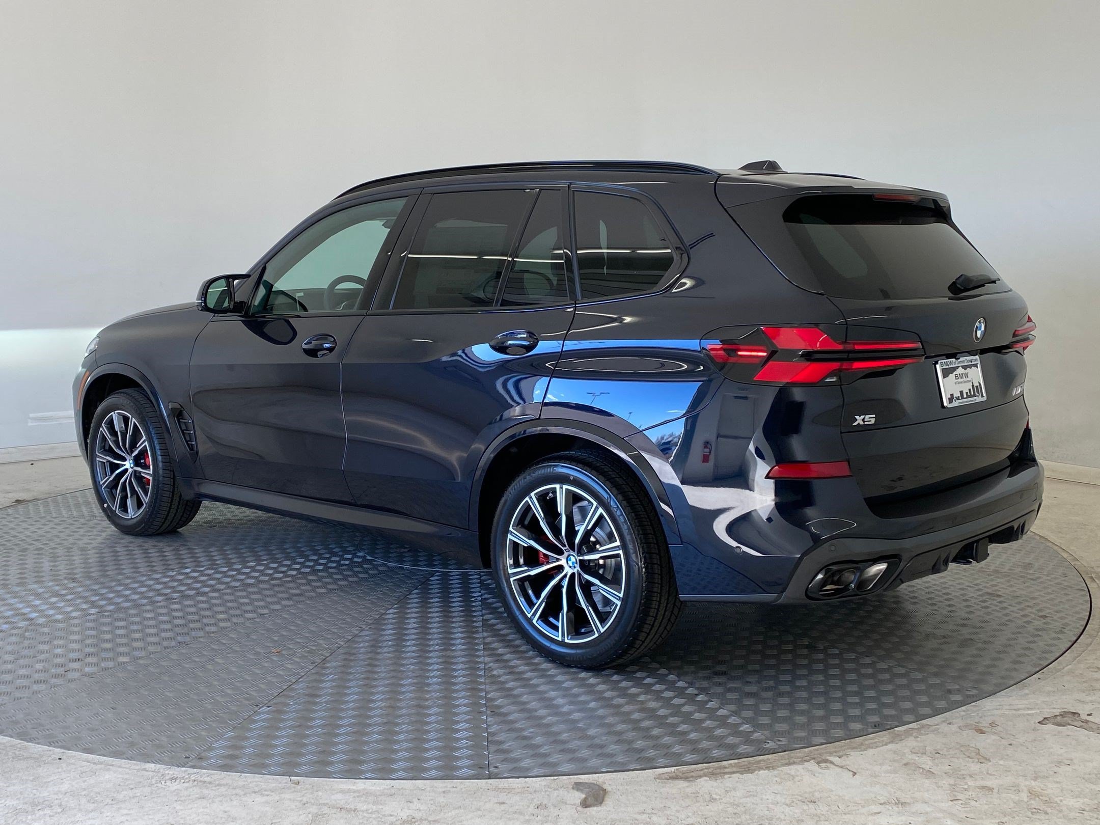New 2026 BMW X5 M60i AWD/4WD image 3