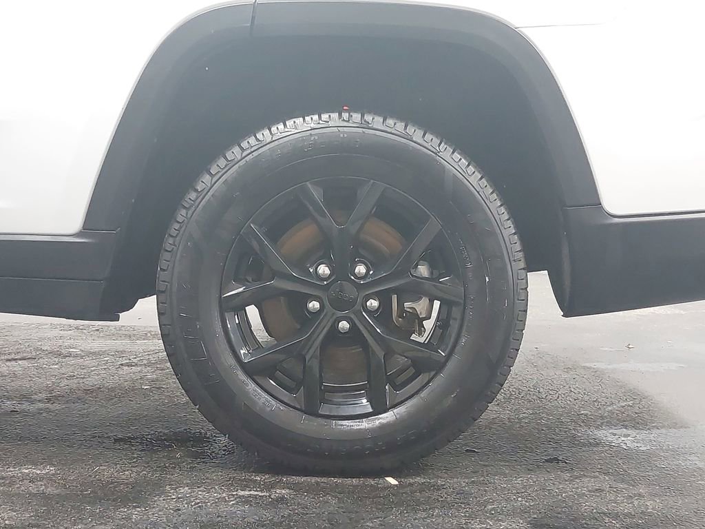 Used 2024 Jeep Grand Cherokee L Laredo image 35