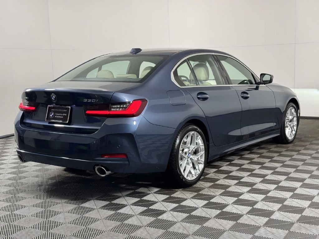 Used 2026 BMW 330i xDrive Sedan w/ Premium Package AWD/4WD image 10